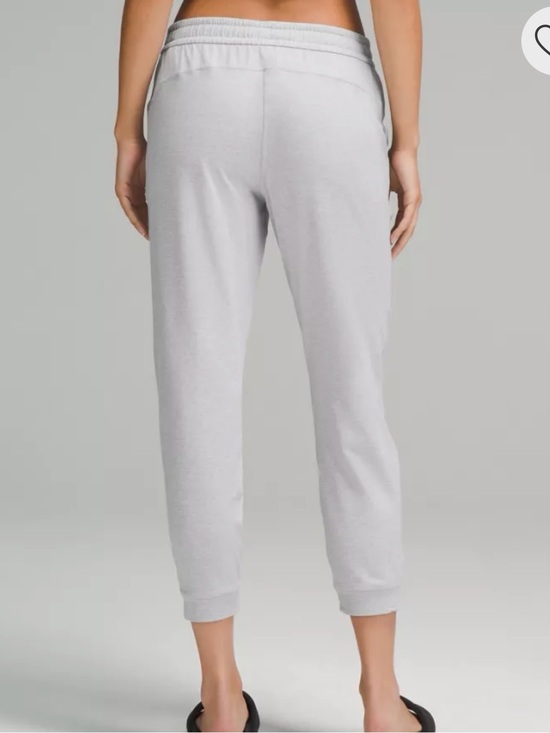 lululemon athletica Pants - Lululemon Soft Jersey Classic-Fit Mid-Rise Jogger 7/8 Length Grey size 4